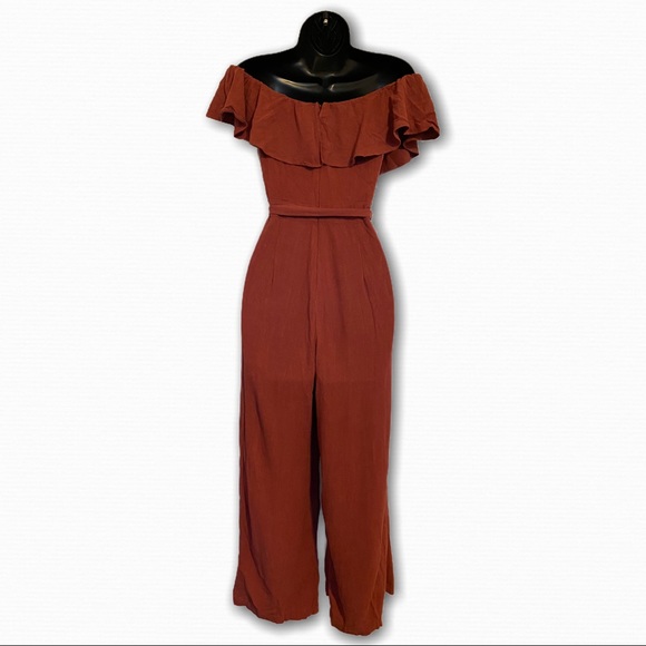 NWOT Lulu’s Off The Shoulder Jumpsuit w/Tie & Ruffles - Picture 4 of 7